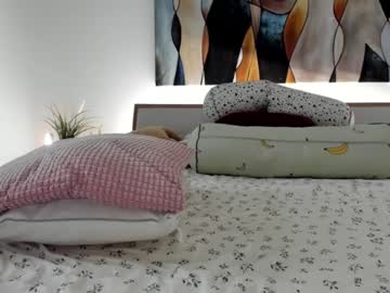 girl
        mis_eva cam image #5610598