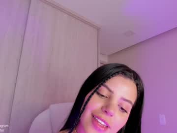 girl
        salomee_11 cam image #674855