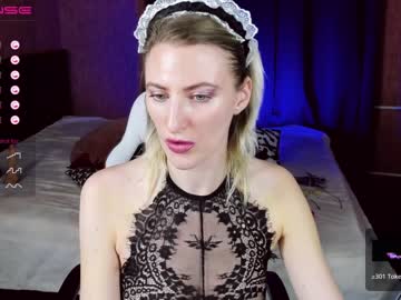 girl
        eva__blonde cam image #893077