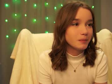 girl
        harrieteasley cam image #5868527