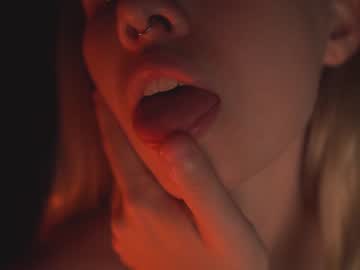 girl
        bibi_it_is cam image #813406