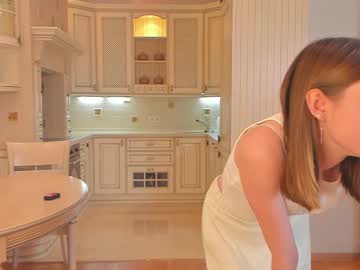 girl
        harrieteasley cam image #5200285