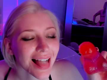 girl
        tinna_parkers cam image #5279455
