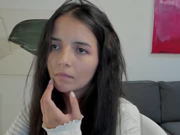 girl
        raychell_black cam image #2776168