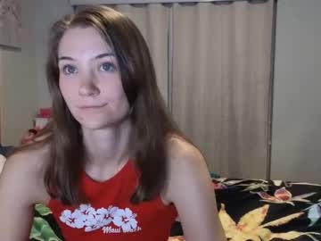 girl
        katynowhere cam image #4782776