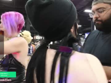 girl
        crimsonkitten cam image #2777724