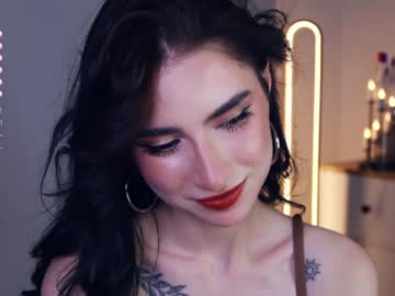 girl
        dance_kuduro cam image #4545290