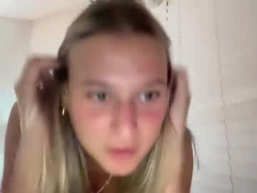 girl
        lucydepp cam image #3855883