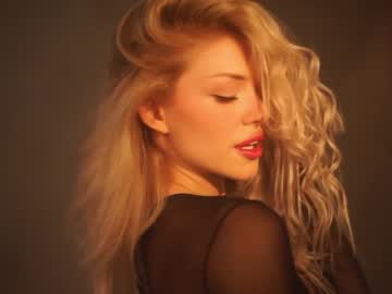 girl
        bunnylia__ cam image #1962088
