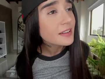 girl
        lonelly_lolly98 cam image #563935