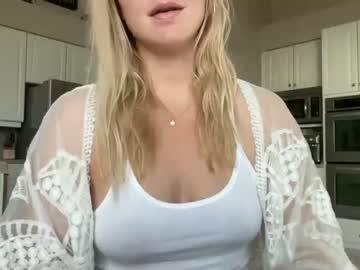 girl
        curious_hotwife cam image #133234