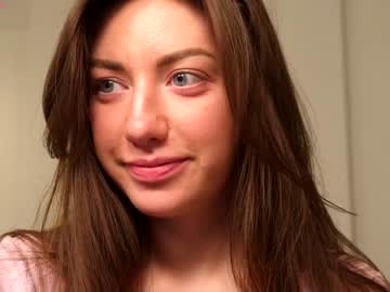 girl
        ronny_ponny cam image #5640792