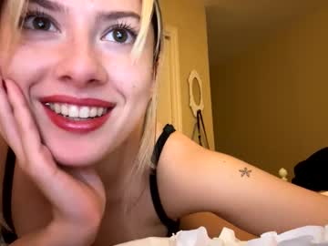 girl
        kittycherries cam image #5652423