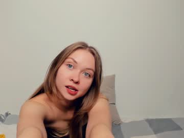 girl
        gust_ofwind cam image #3122821