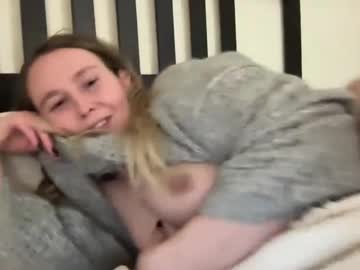girl
        kristicutiez cam image #5997068