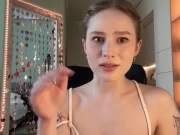 girl
        whoisalisa cam image #6436694