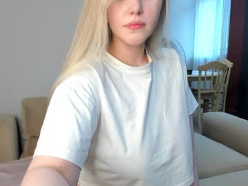 girl
        crystal_angells cam image #4612736