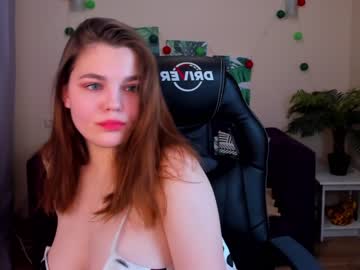 girl
        lillillyevans cam image #799474