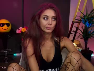 girl
        lettymoa cam image #1622287