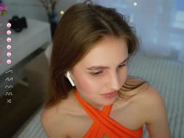 girl
        fluffy_angel cam image #4772152