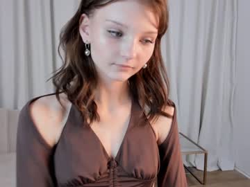 girl
        edithgalpin cam image #3960293