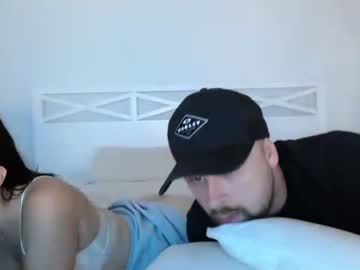 couple
        mickyandbella cam image #1070072