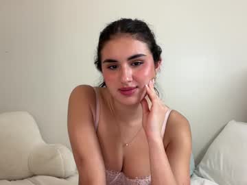 girl
        itsmellll cam image #5399604