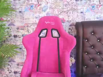 girl
        angelina_new cam image #3633700