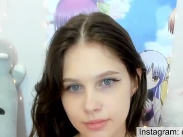 girl
        avrora_deis cam image #1953357