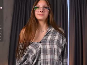 girl
        alicepreuoston cam image #6749971