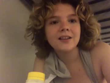 girl Live Cam Girls Love To Strip Naked For Their Viewers with islalynn