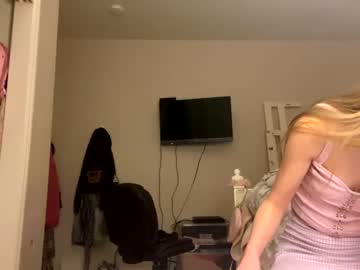 girl
        playboybarbie666 cam image #1141041