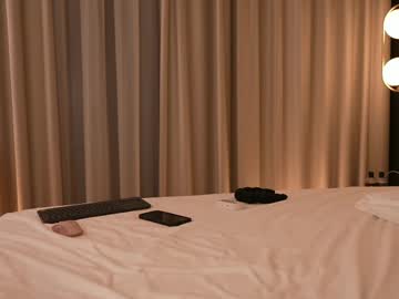 girl
        dovia cam image #6227947