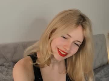 girl
        barbaragreene cam image #4131056