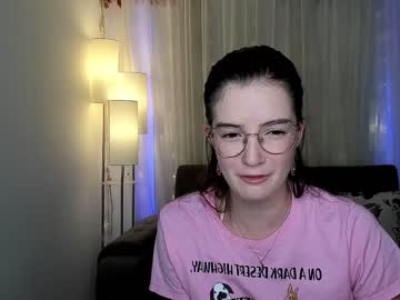 girl
        cutenataly cam image #2109545
