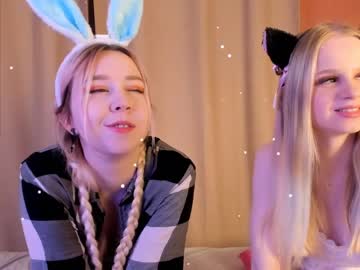 couple
        julieflavie cam image #520588