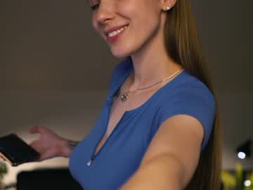 girl
        rich_roxy cam image #3392414