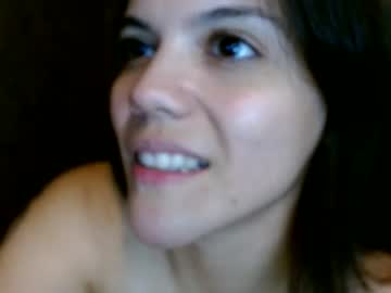 girl
        moonghosts cam image #2269026