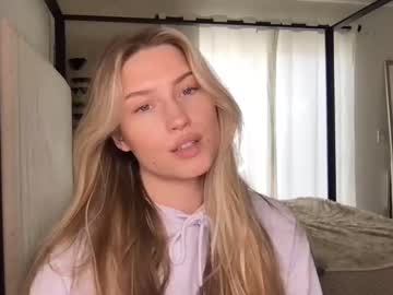 girl
        thezabrina cam image #1196909