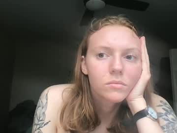 girl
        gingerale18 cam image #6639574