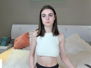 girl
        tiffany_long cam image #1649624