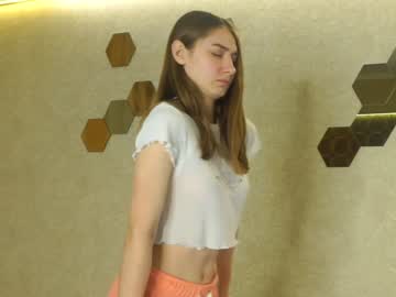 girl
        mariamgroves cam image #3701982