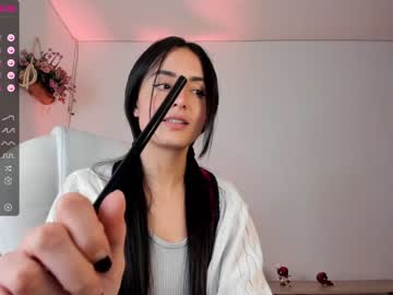 girl
        annie_dreams cam image #1068419