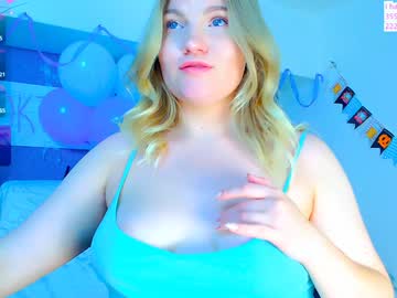 girl
        yummy_pie_ cam image #5115423