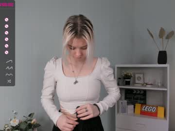 girl
        _naked_heart_ cam image #2811278
