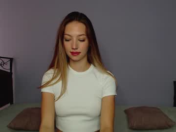 girl
        breeding_material cam image #2327507