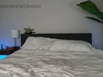 couple
        ari_lovexo cam image #1326913