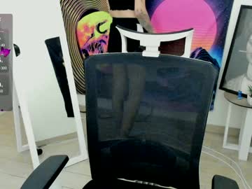 girl
        red_bestie_ cam image #5059966