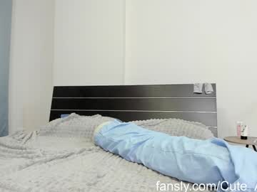 girl
        malvina_doll cam image #5210649
