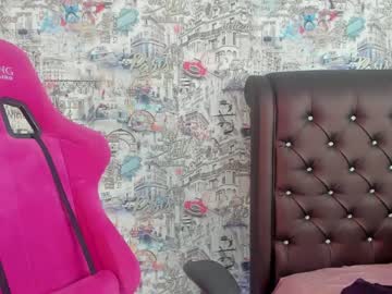 girl
        angelina_new cam image #2024641